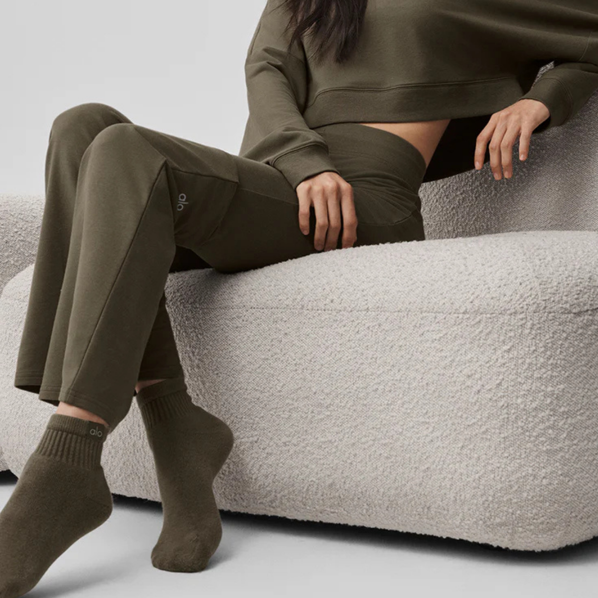 Alo Yoga Quarter Crew Street Olive Tree