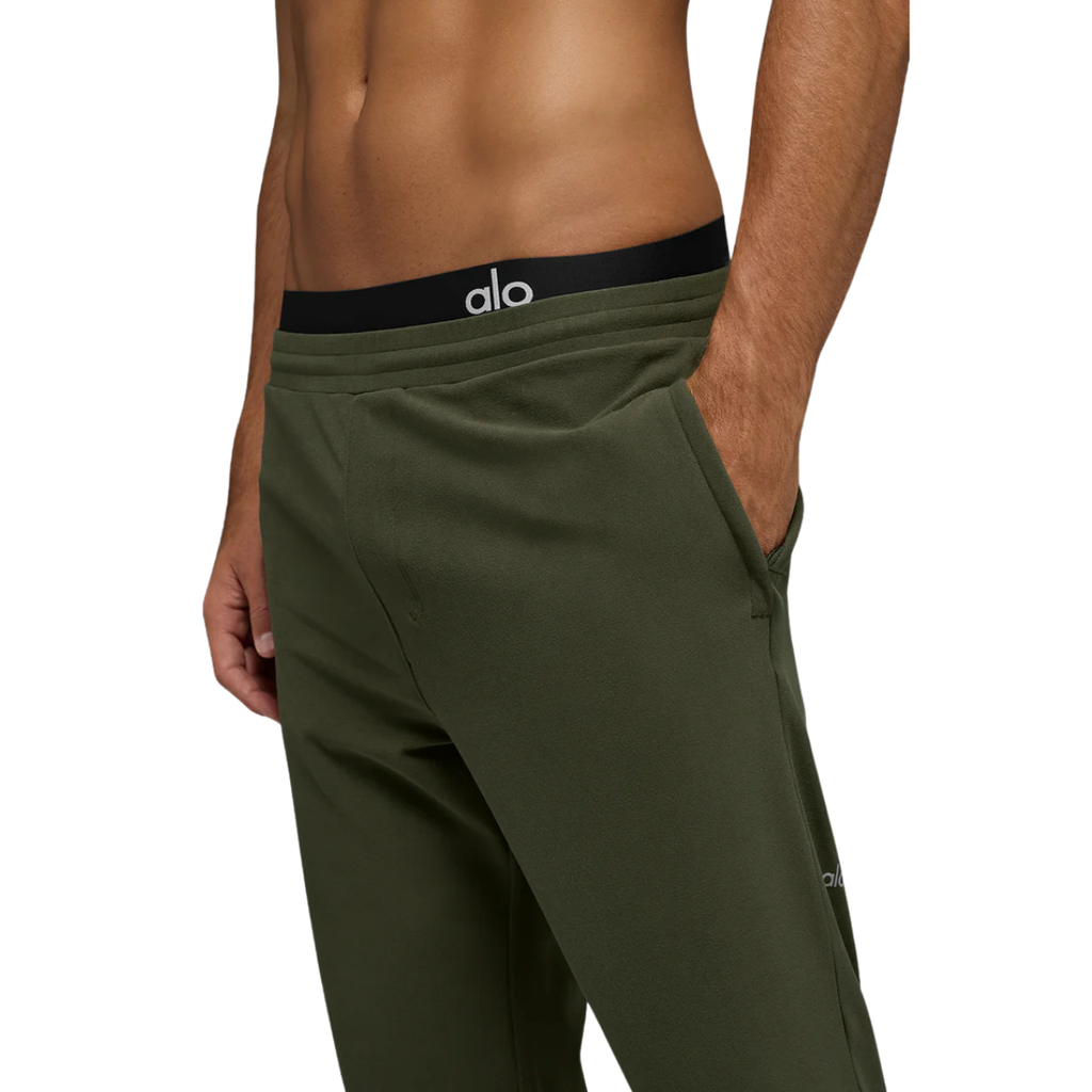 Alo Yoga Conquer Max Performance Jogger Green Olive