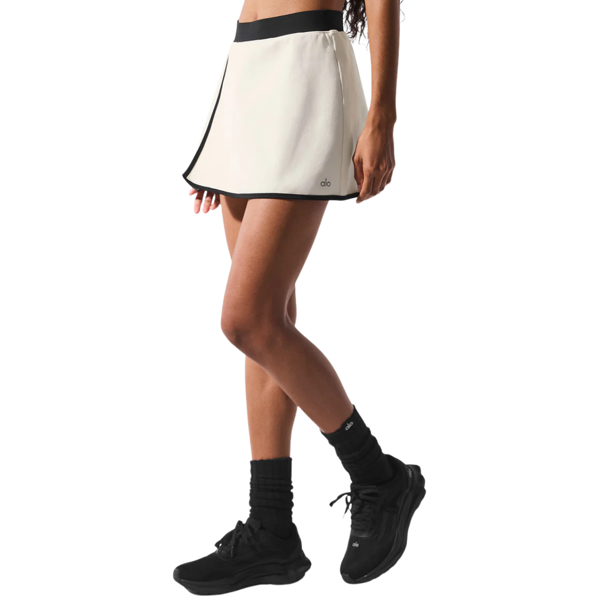 Alo Yoga Women's Airbrush Streamlined Skirt Ivory Black