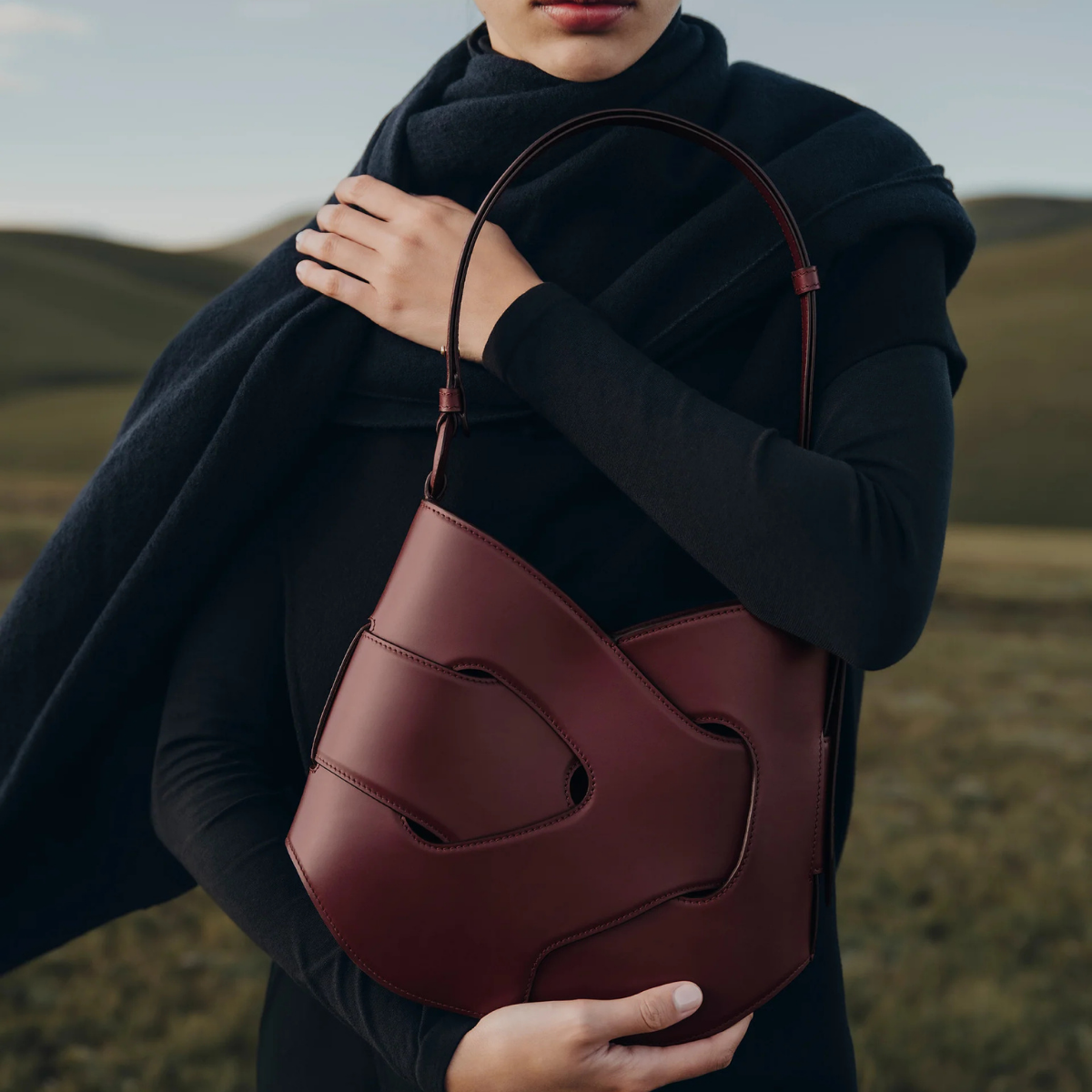 Polene Nodde Hobo Smooth Black Cherry